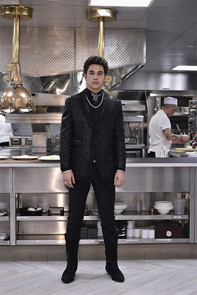 تألق بجرأة لا تضاهى مع مجموعة Space Cowboy من فيليب بلين لخريف وشتاء 2019